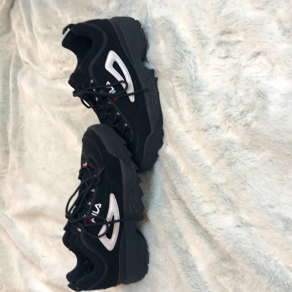 Black trendy filas